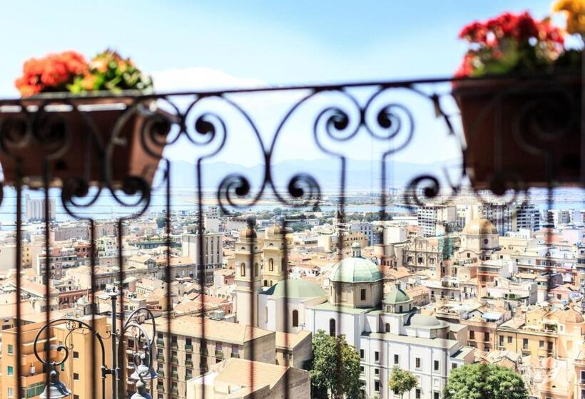 اتاق لوکس با چشم‌انداز دریا, Relais Santa Croce