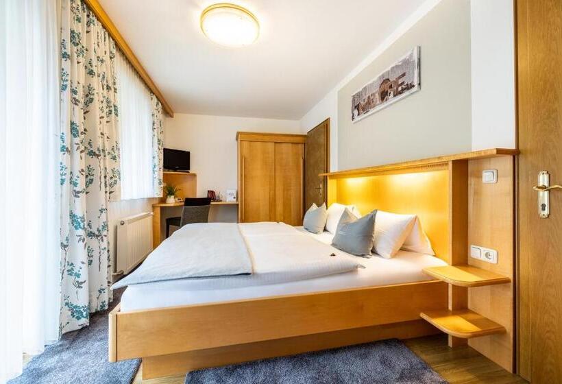 침실 4개 아파트, Sportpension Bergblick