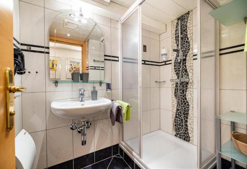 침실 3개 아파트, Sportpension Bergblick