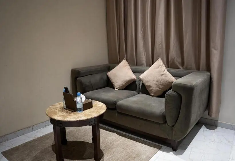 اتاق اکونومی, Toot House Alqaim