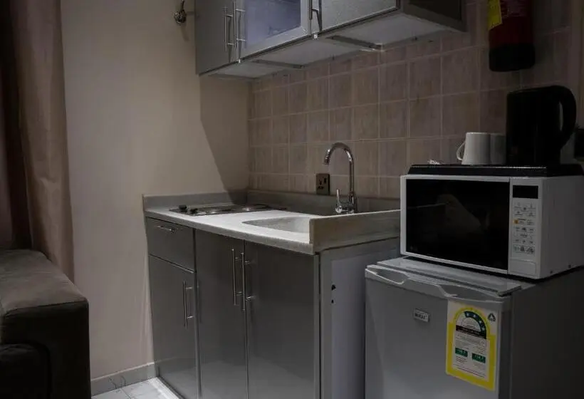 اتاق اکونومی, Toot House Alqaim