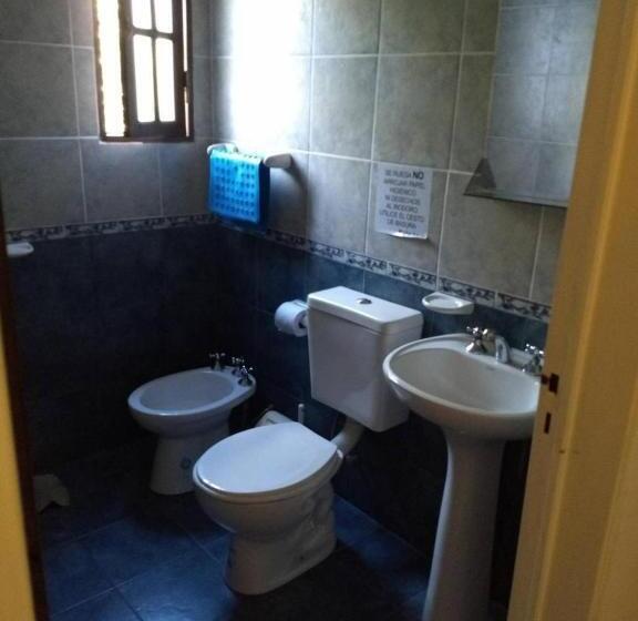 חדר סטנדרט לשלושה, El Castillito