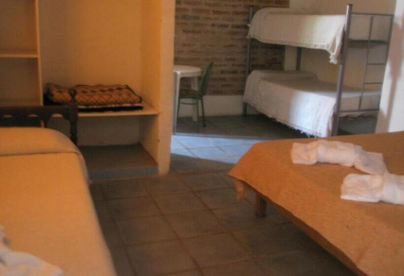 חדר משפחתי, El Castillito