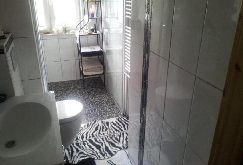 バルコニー付きスタンダードルーム, Harzpension Haus Königskopf