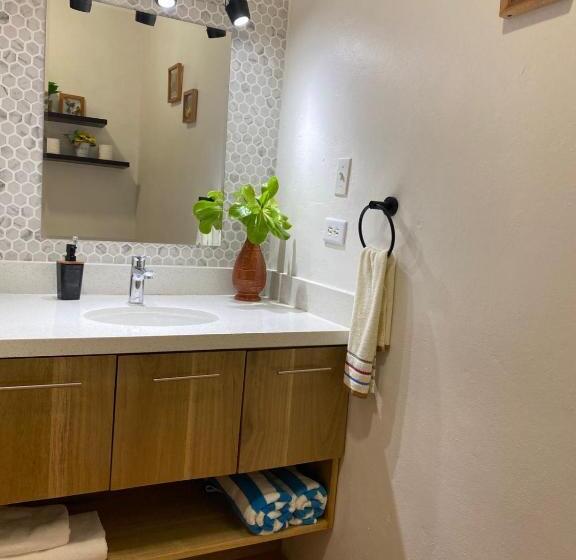 חדר סטנדרט עם מיטת קינג, Coconut Row Boutique