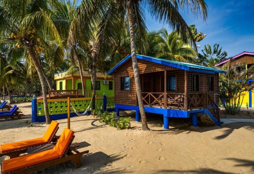 בקתה סטנדרטית, Coconut Row Boutique