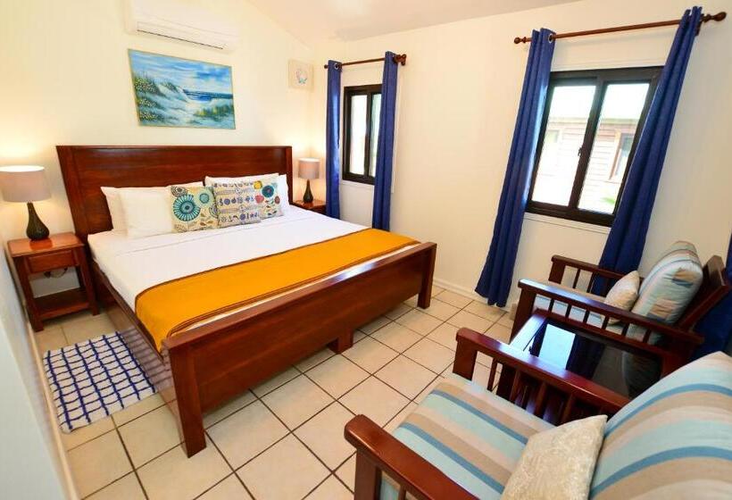 בקתה סטנדרטית, Coconut Row Boutique