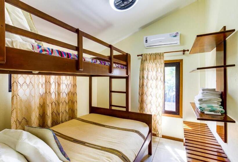 דירת חדר נוף לים, Coconut Row Boutique