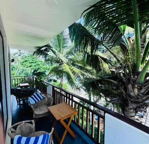 オーシャンビューのスーペリアトリプルルーム, Coconut Palm Beach Restaurant And Rooms