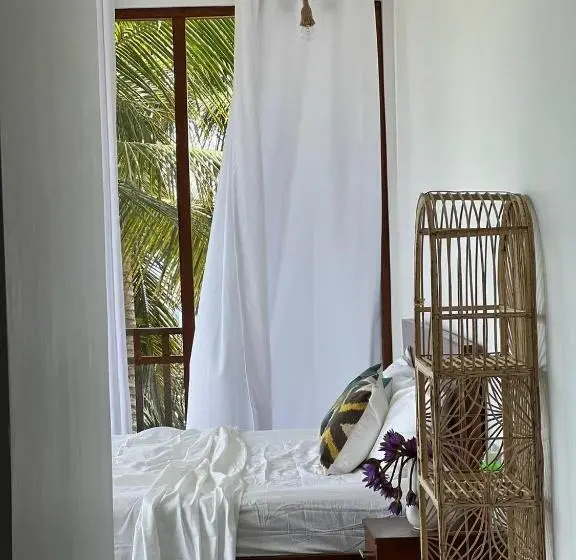 キングサイズベッドのスイートルーム, Coconut Palm Beach Restaurant And Rooms