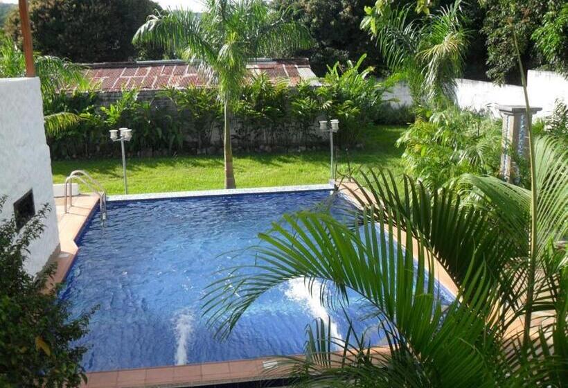 חדר משפחתי נוף לגינה, Hostal Casa De Los Virreyes