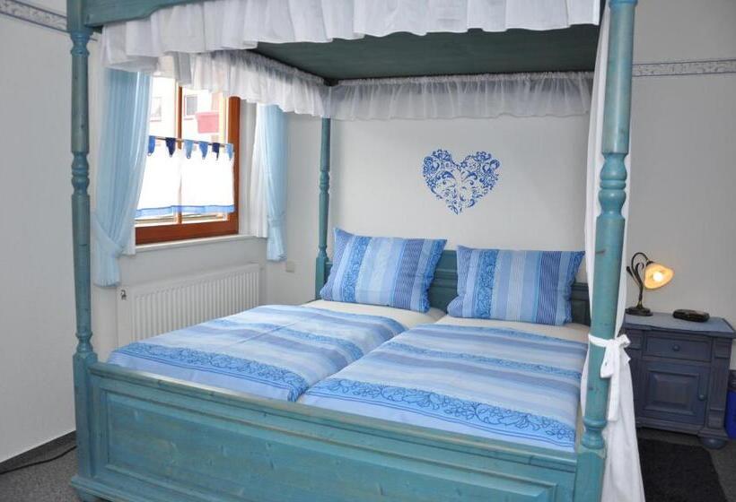 غرفة قياسية, Steakhouse & Pension Crazy Horse