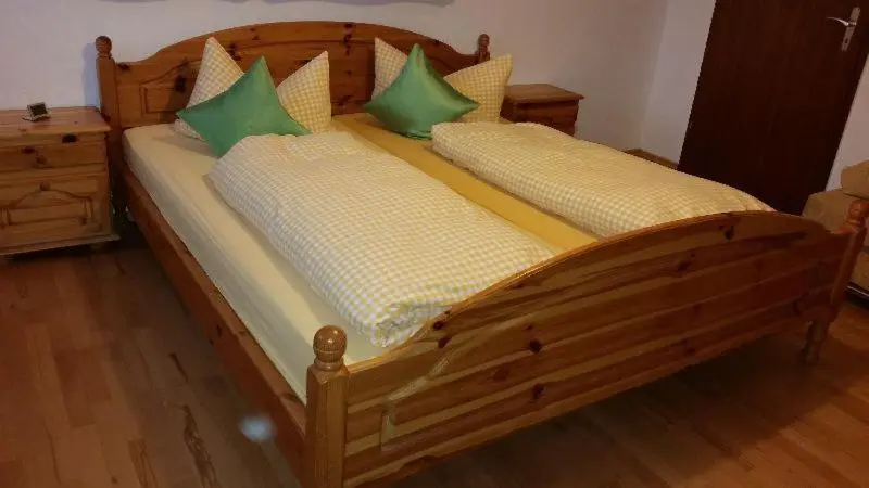 スタンダードルーム, Zuwälder Stüble