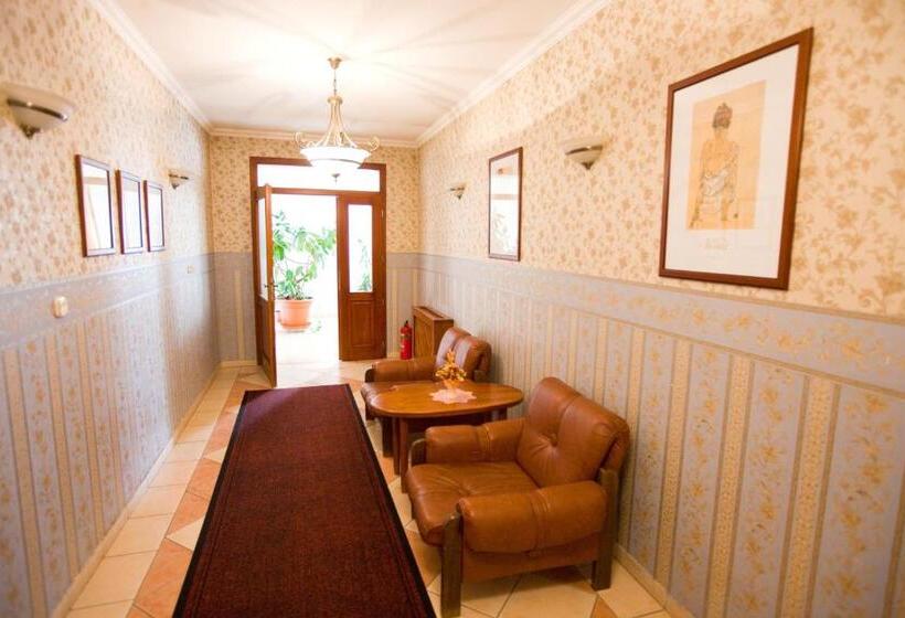 침실 1개 아파트, Göcsej Palatinus étterem és Panzió