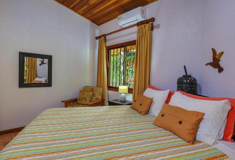 침실 3개 주택, Jungle Creek