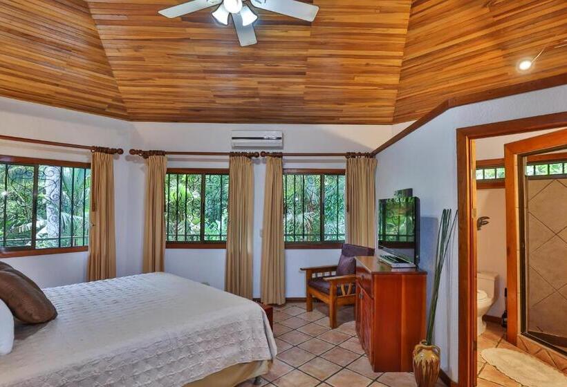 침실 3개 주택, Jungle Creek