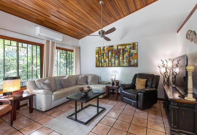 침실 3개 주택, Jungle Creek