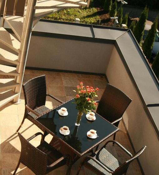 آپارتمان 2 خوابه با تراس, Katrin Apartments