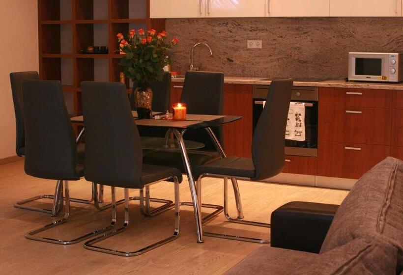 آپارتمان 3 خوابه, Katrin Apartments