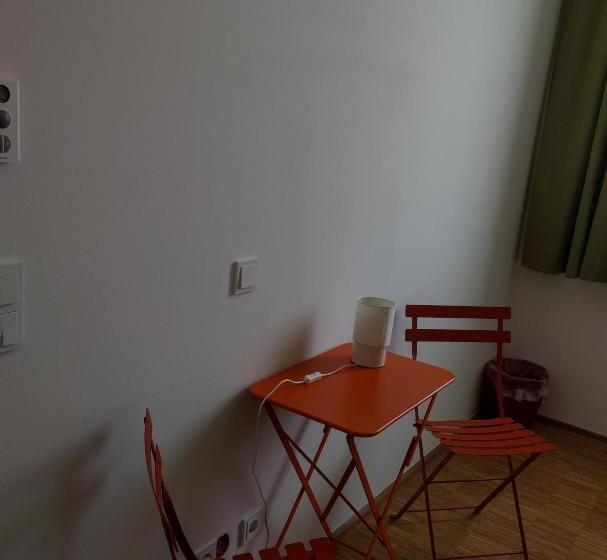 اتاق استاندارد, Seminarhaus S1516