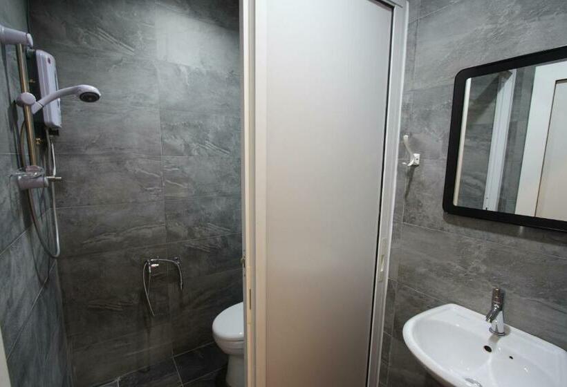 اتاق خانوادگی با تختخواب سفری, Shamrock Guest House Ii