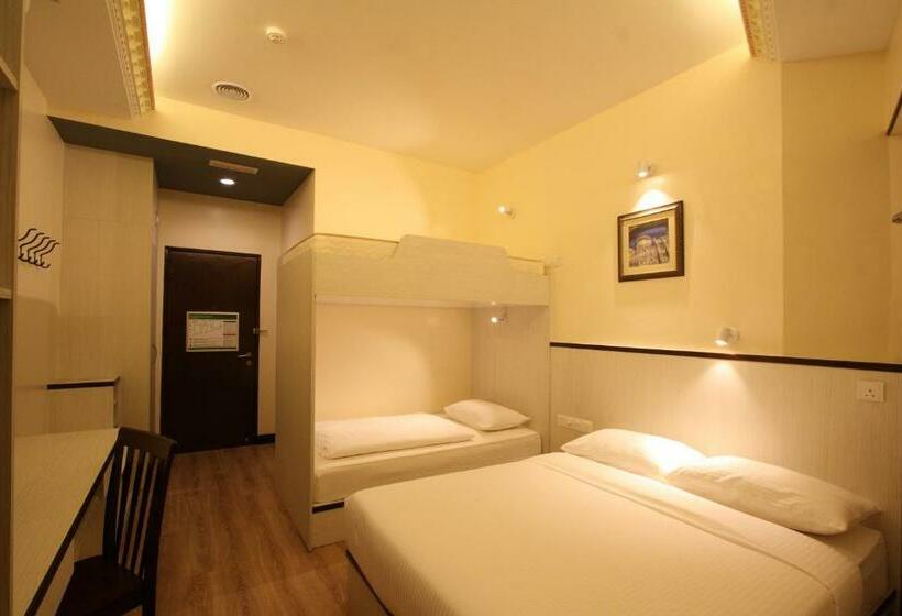 Standard Quadruple Room with Bunk Beds, Shamrock Guest House Ii