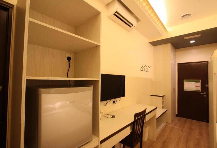 Standard Quadruple Room with Bunk Beds, Shamrock Guest House Ii