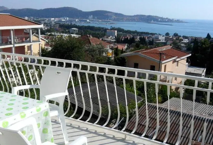 اتاق سه نفره سوپریور با چشم‌انداز دریا, Apartments Stevanovic