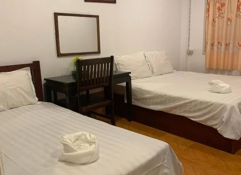 اتاق استاندارد سه نفره, Dalom Guesthouse