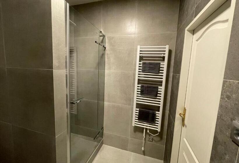 발코니가 있는 4인용 스탠다드 룸, Guest House Na Kope Ku