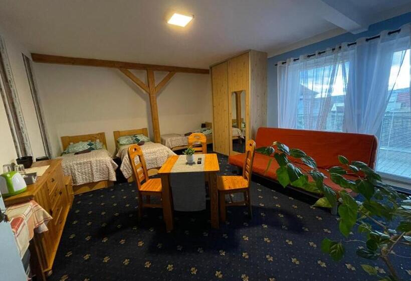 발코니가 있는 4인용 스탠다드 룸, Guest House Na Kope Ku