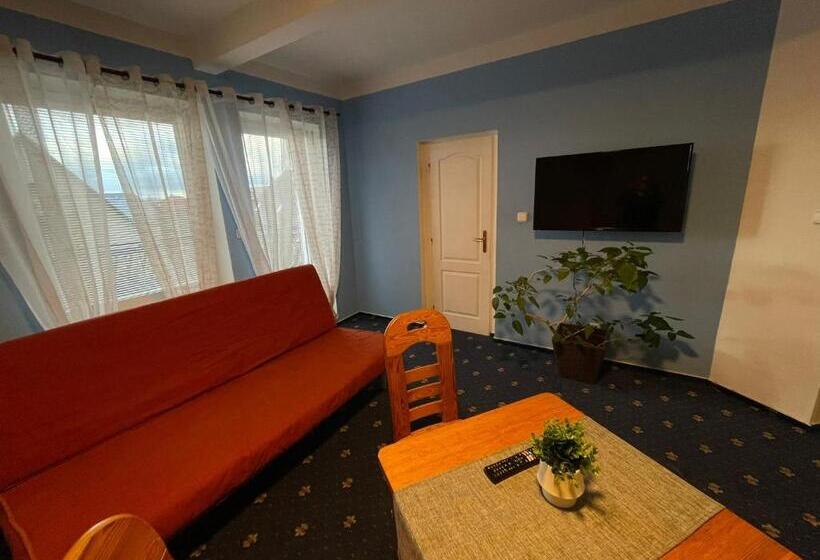 발코니가 있는 4인용 스탠다드 룸, Guest House Na Kope Ku