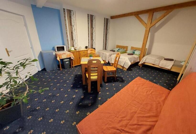 발코니가 있는 4인용 스탠다드 룸, Guest House Na Kope Ku