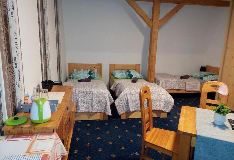 발코니가 있는 4인용 스탠다드 룸, Guest House Na Kope Ku