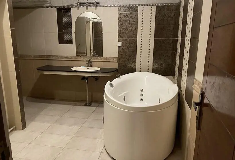 اتاق لوکس, Harvey S Guest House