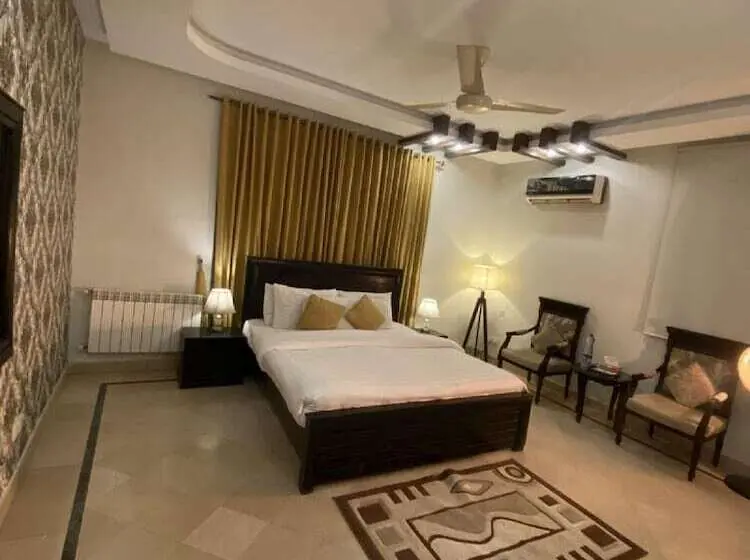 اتاق لوکس, Harvey S Guest House