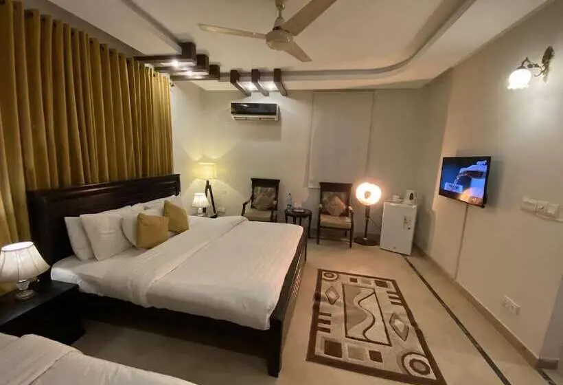 اتاق لوکس, Harvey S Guest House