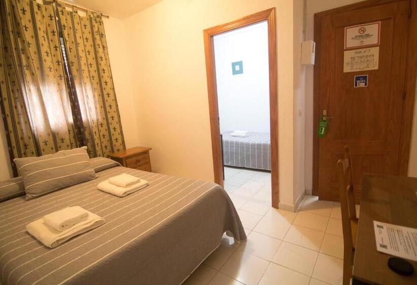 Семейный Номер, Ochomin Hostel