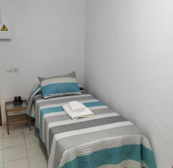 חדר משפחתי, Ochomin Hostel