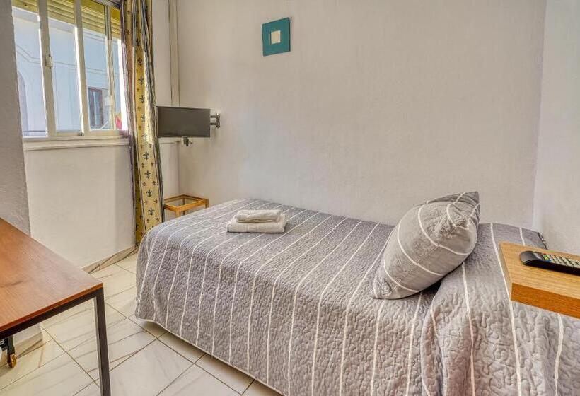 חדר משפחתי, Ochomin Hostel