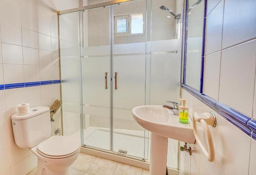 חדר משפחתי, Ochomin Hostel