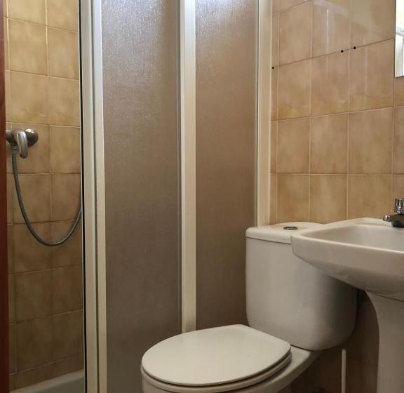 חדר סטנדרט לשלושה, Ochomin Hostel