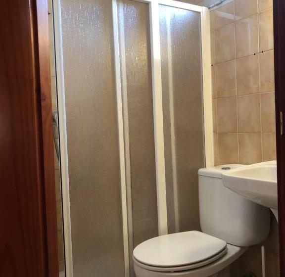 חדר סטנדרט לשלושה, Ochomin Hostel