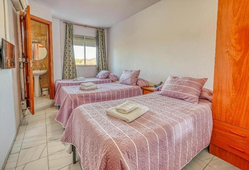 חדר סטנדרט לשלושה, Ochomin Hostel