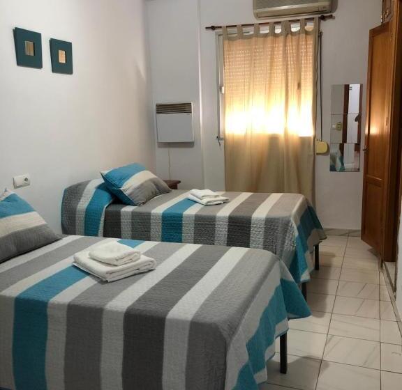 חדר סטנדרט לשלושה, Ochomin Hostel