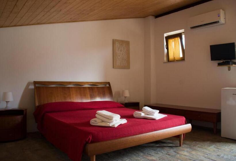 패밀리 룸, Fontana La Pietra