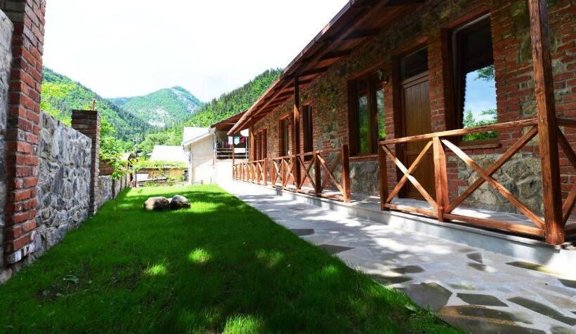 اتاق لوکس, Borjomi Cottages