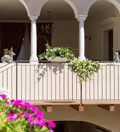 庭の見える１ベッドルームアパートメント, Colle Ameno Room And Breakfast