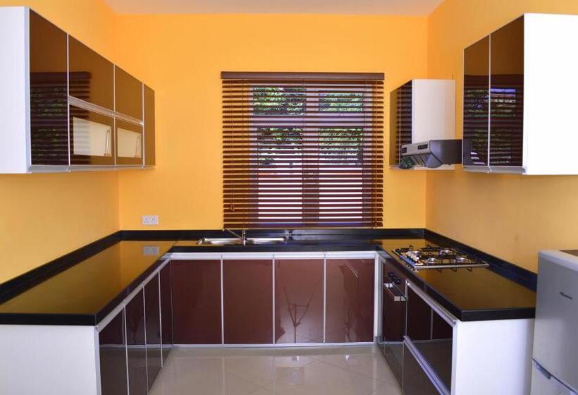 آپارتمان 1 خوابه با چشمانداز استخر, Niv Villa