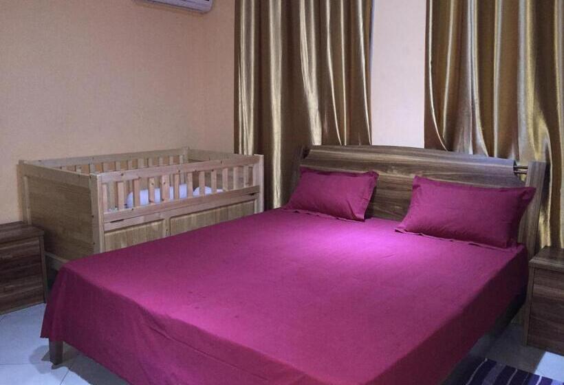 آپارتمان 1 خوابه با چشمانداز استخر, Niv Villa